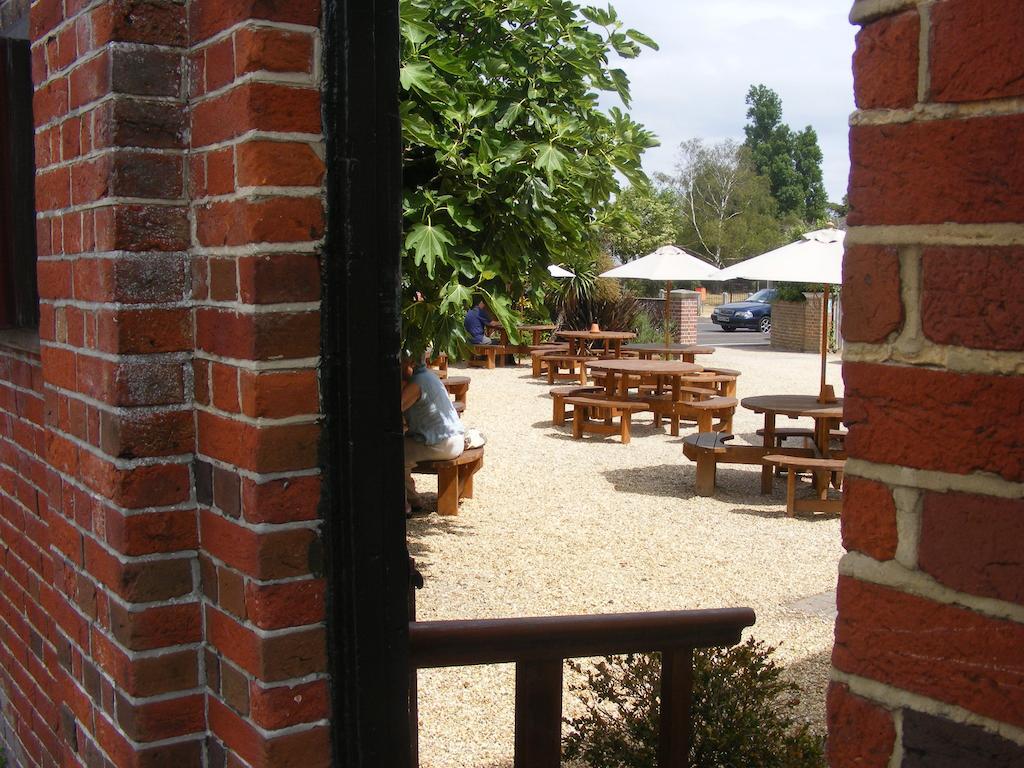 The Old Lodge Gosport Exterior photo